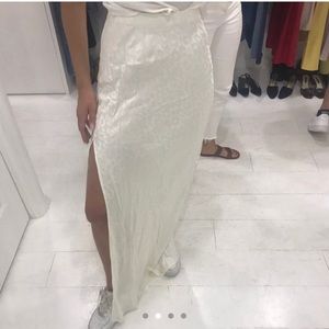 WHITE SILKY LEOPARD SKIRT